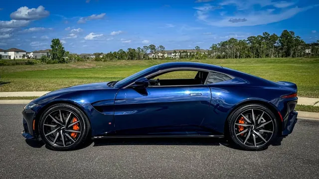 2019 Aston Martin - Image 3 of 18