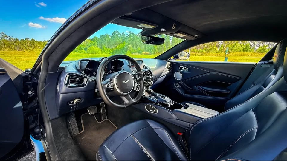 2019 Aston Martin - Image 10 of 18