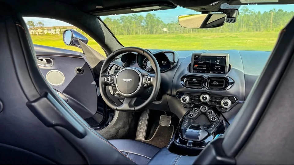 2019 Aston Martin - Image 11 of 18