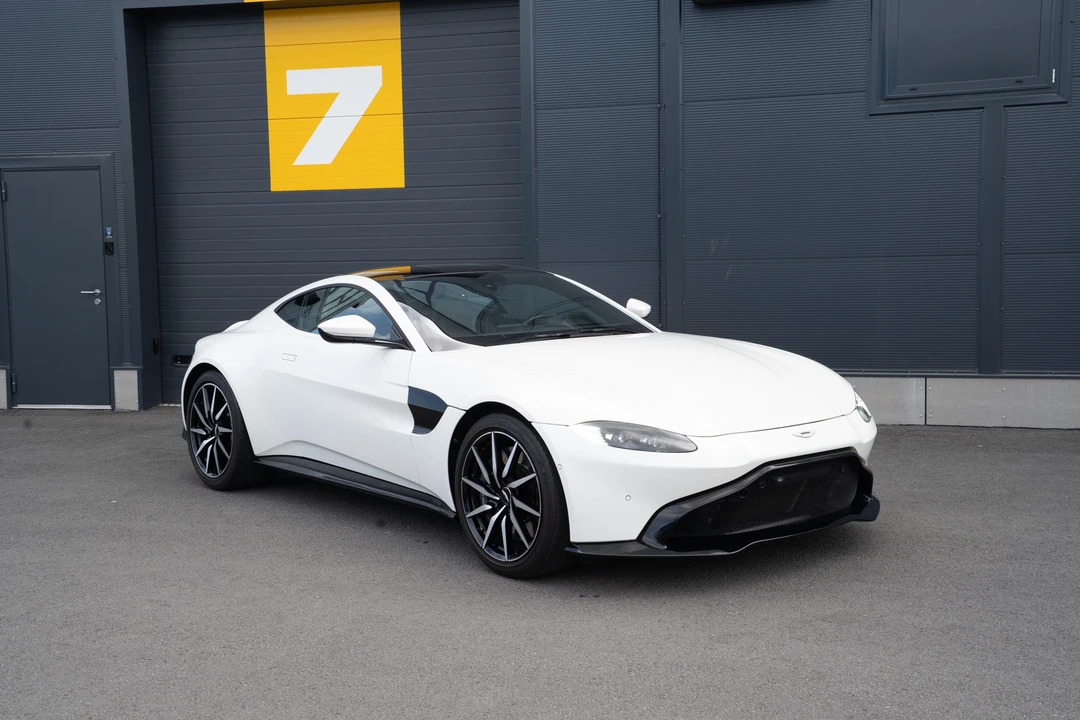 2019 Aston Martin V8 Vantage (2019+) - Image 14 of 31