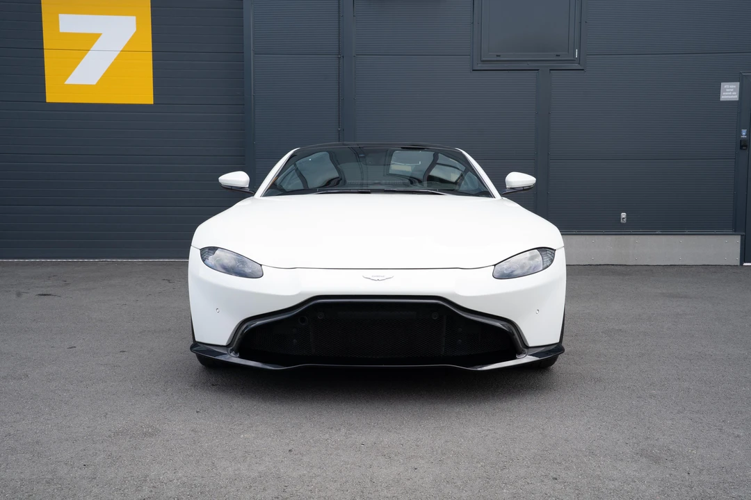 2019 Aston Martin V8 Vantage (2019+) - Image 2 of 31