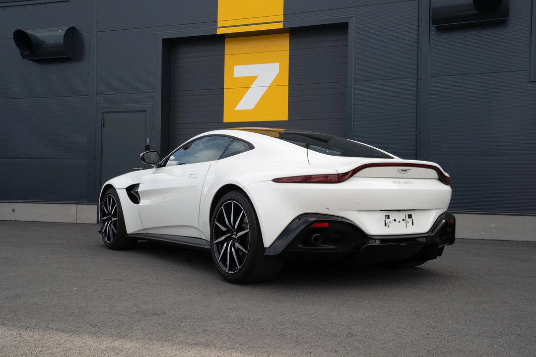 2019 Aston Martin V8 Vantage (2019+) - Image 8 of 31