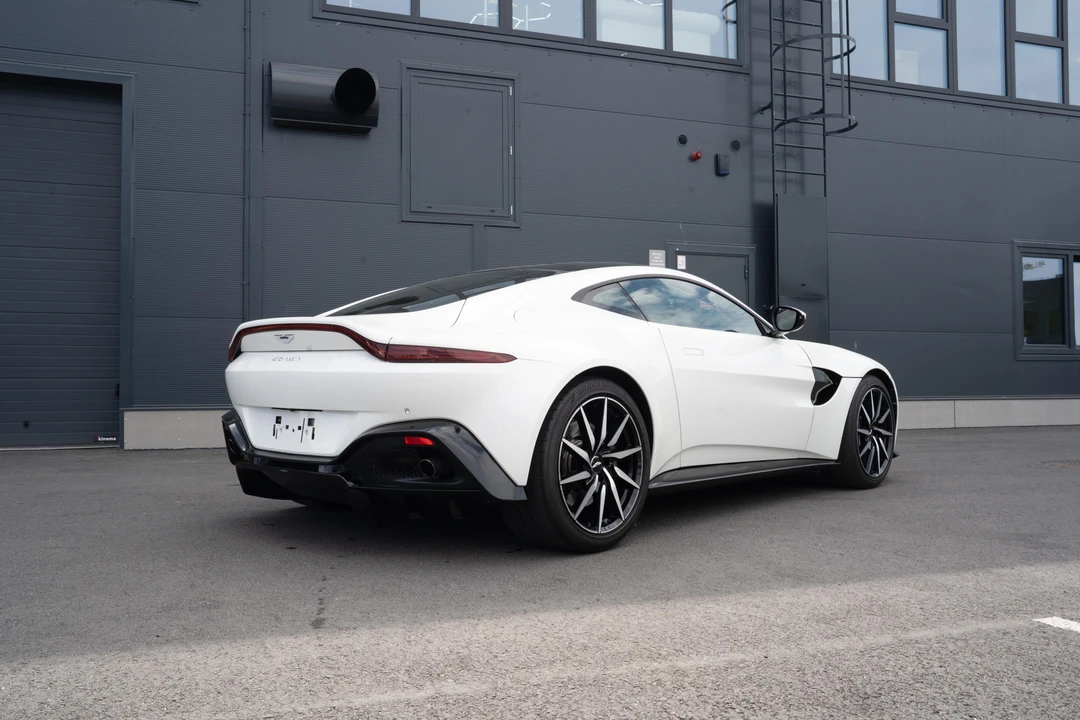 2019 Aston Martin V8 Vantage (2019+) - Image 10 of 31