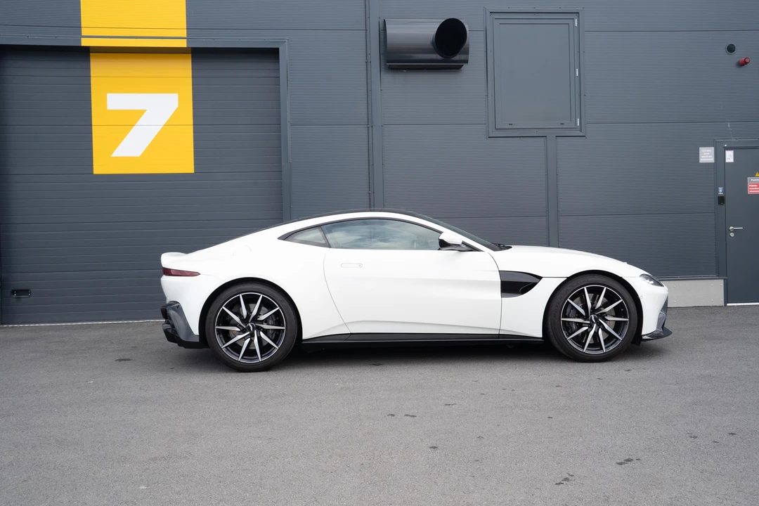 2019 Aston Martin V8 Vantage (2019+) - Image 25 of 31