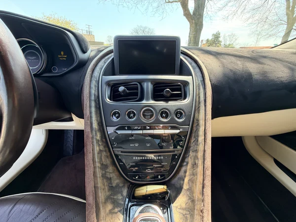 2019 Aston Martin DB11 V8 - Image 15 of 17