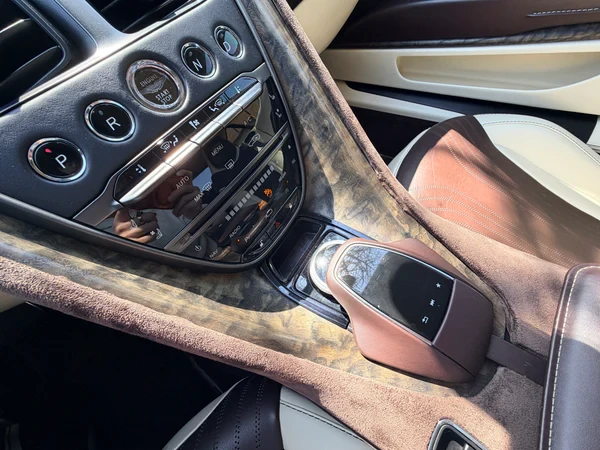 2019 Aston Martin DB11 V8 - Image 14 of 17