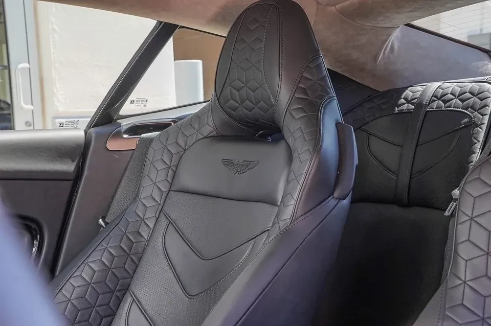 2019 Aston Martin DBS Superleggera - Image 14 of 20