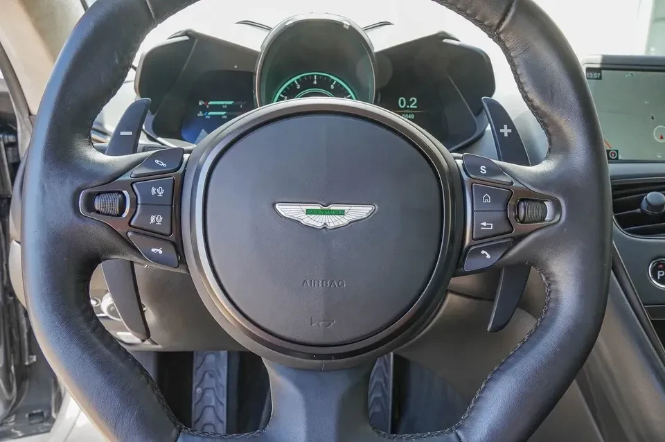 2019 Aston Martin DBS Superleggera - Image 17 of 20