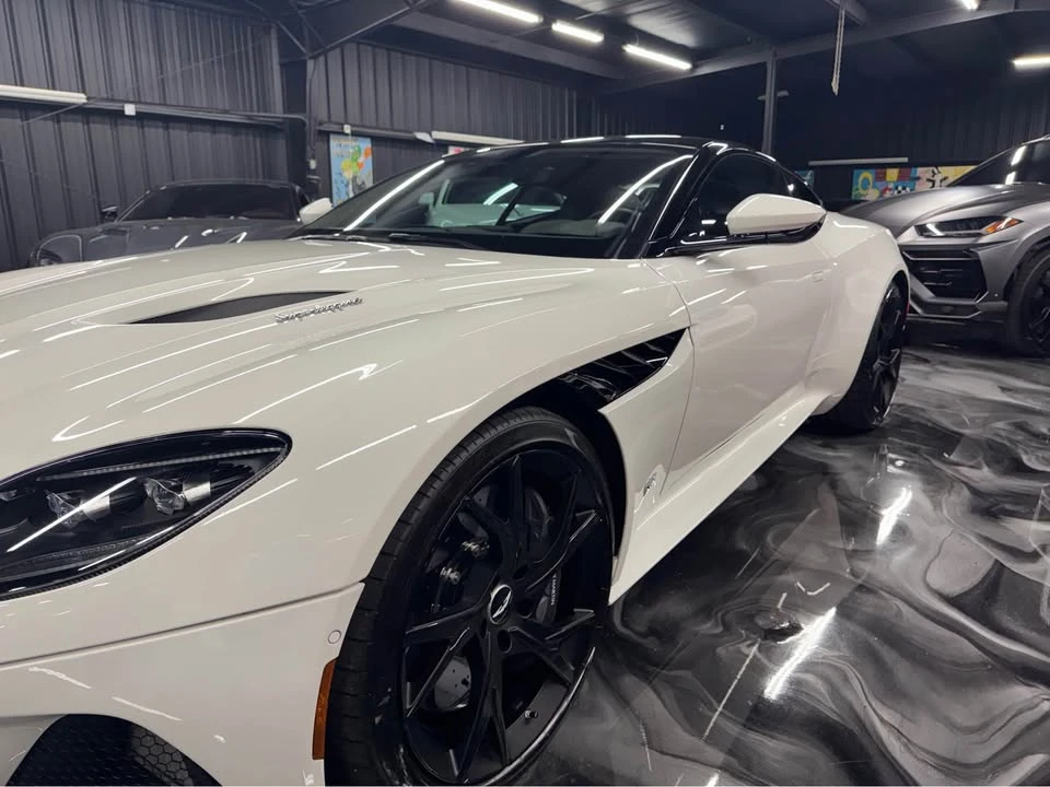 2019 Aston Martin DBS Superleggera - Image 4 of 8