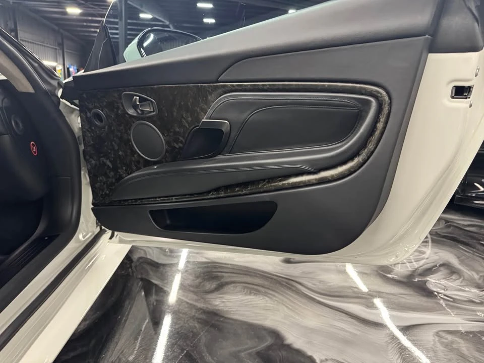 2019 Aston Martin DBS Superleggera - Image 7 of 8