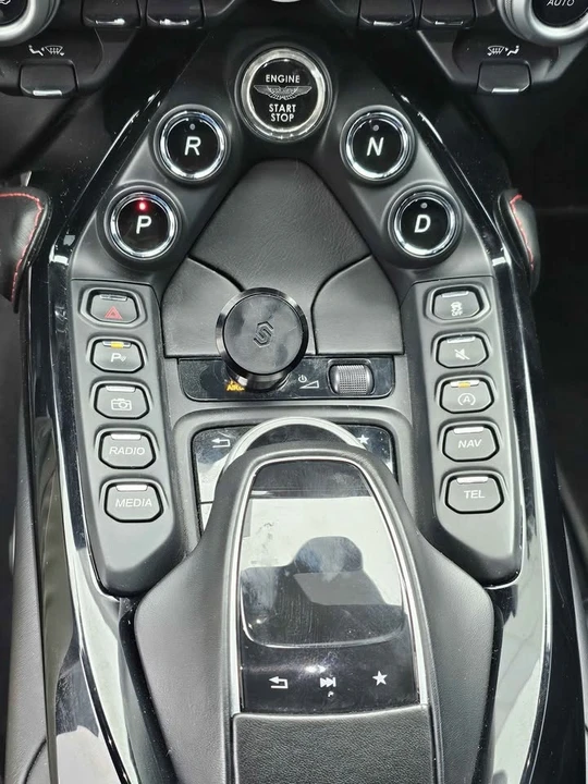 2019 Aston Martin V8 Vantage (2019+) - Image 4 of 11