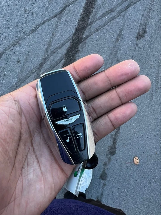 2019 Aston Martin V8 Vantage (2019+) - Image 11 of 16