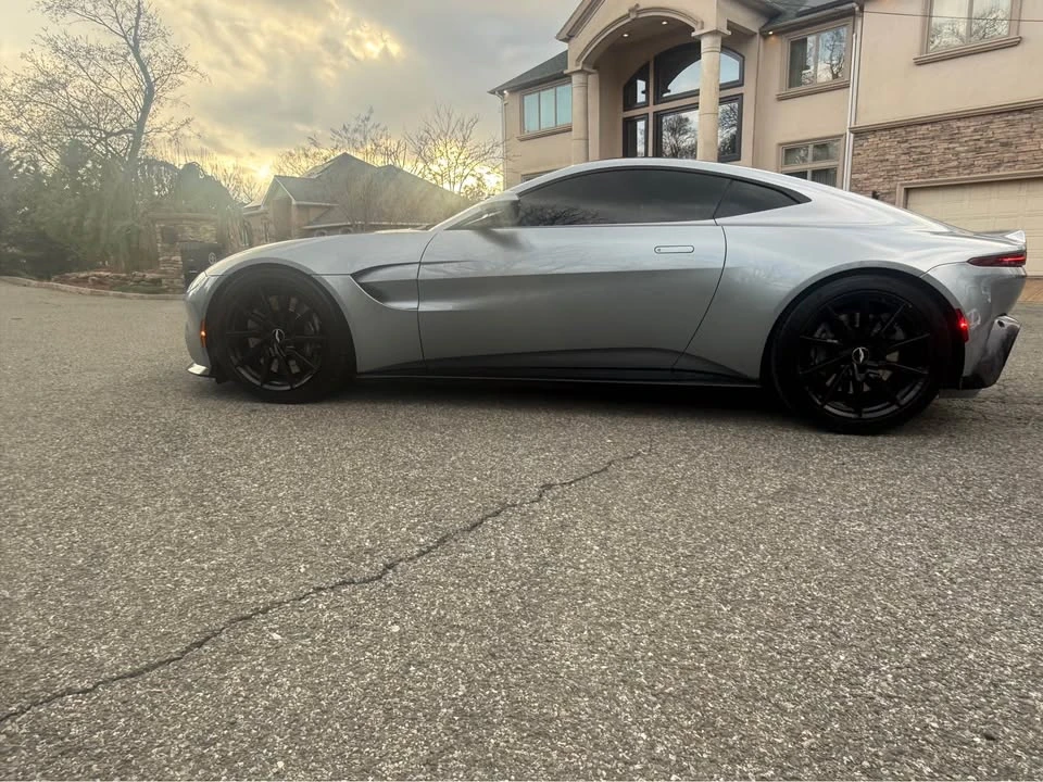 2019 Aston Martin V8 Vantage (2019+) - Image 7 of 17