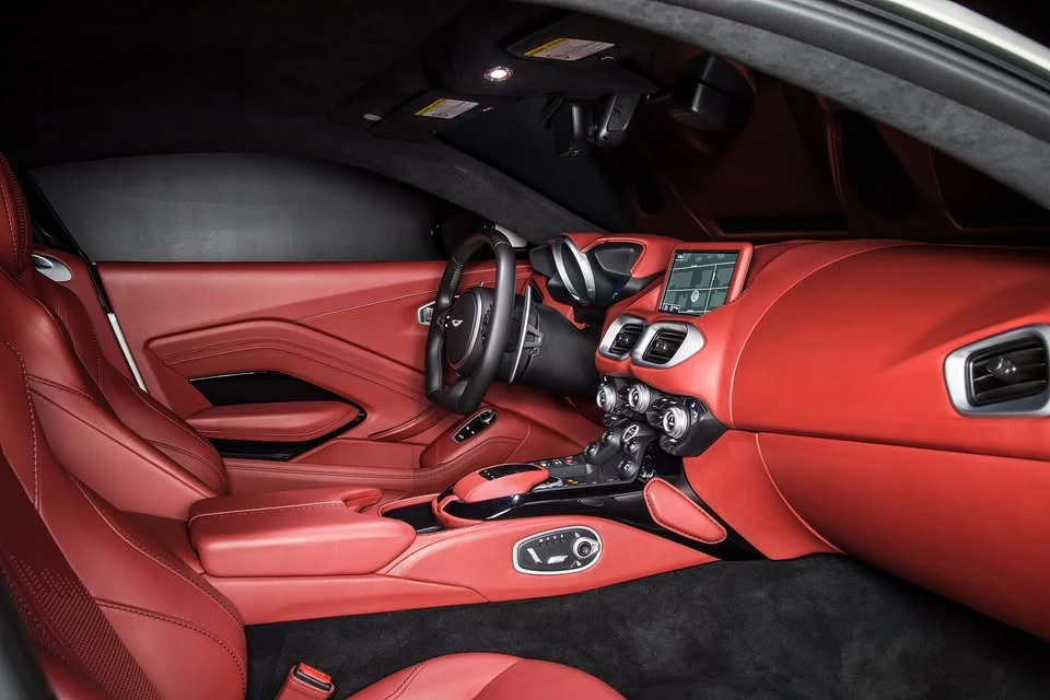 2019 Aston Martin V8 Vantage (2019+) - Image 17 of 19