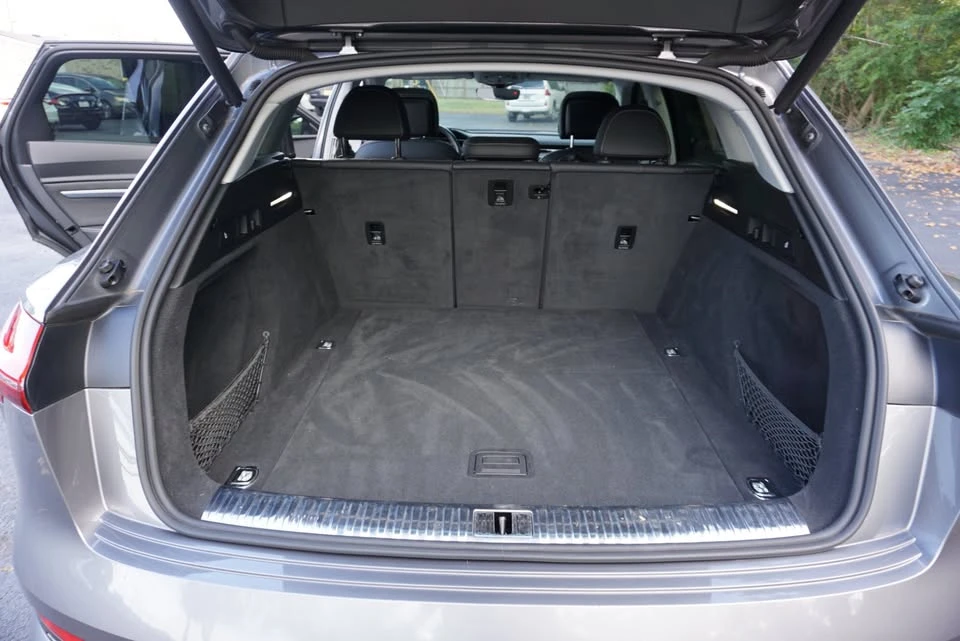 2019 Audi e-tron - Image 7 of 20