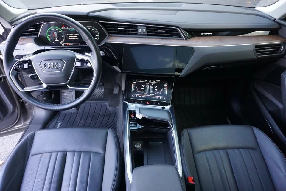 2019 Audi e-tron - Image 11 of 20