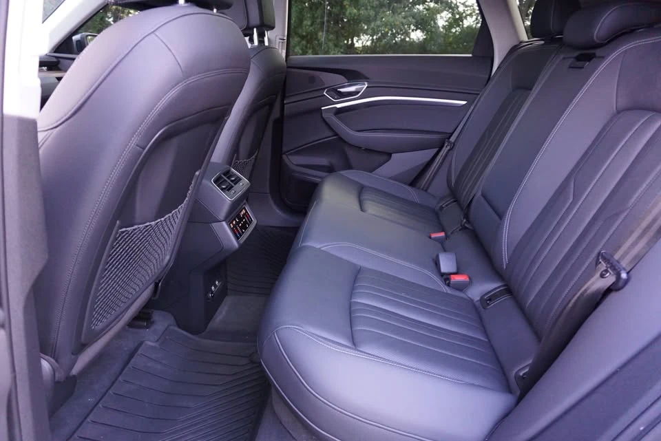 2019 Audi e-tron - Image 8 of 20