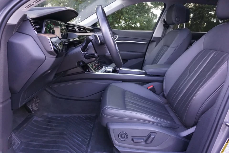 2019 Audi e-tron - Image 12 of 20