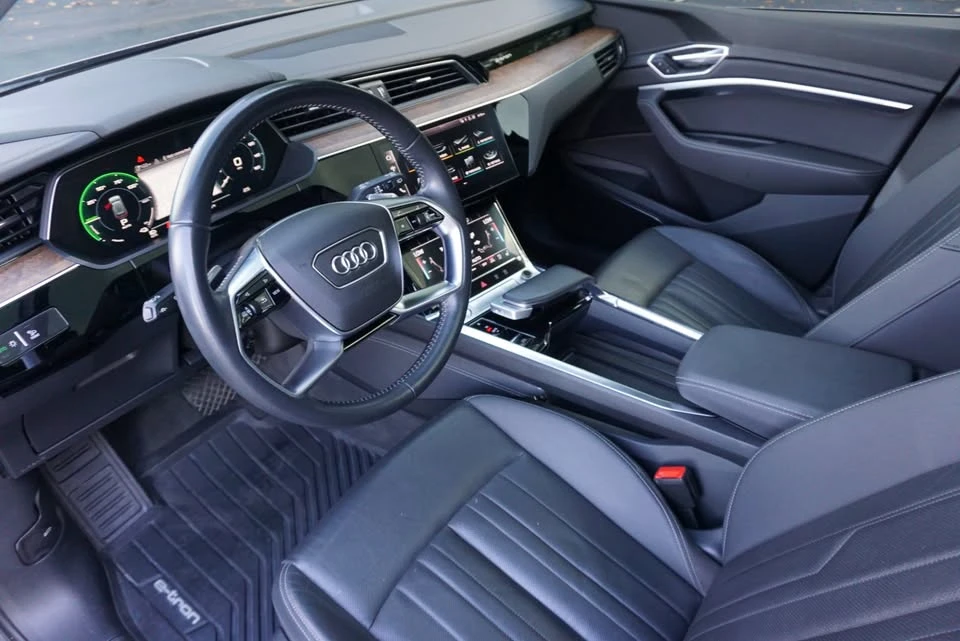 2019 Audi e-tron - Image 13 of 20