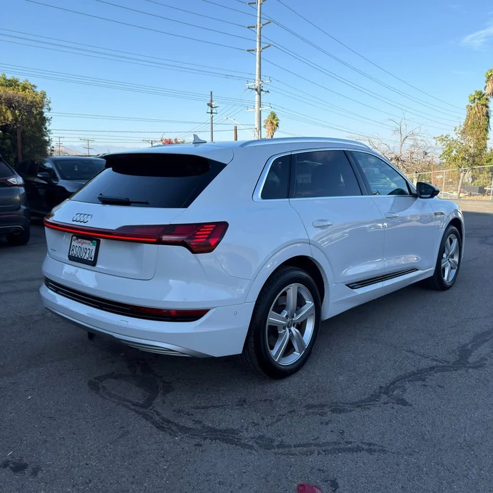 2019 Audi e-tron - Image 5 of 20