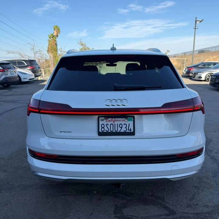 2019 Audi e-tron - Image 6 of 20