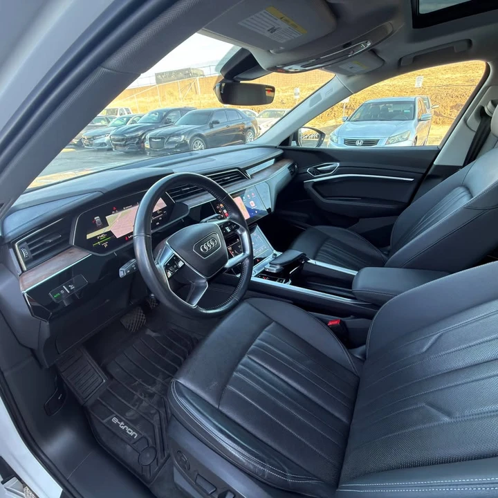 2019 Audi e-tron - Image 15 of 20