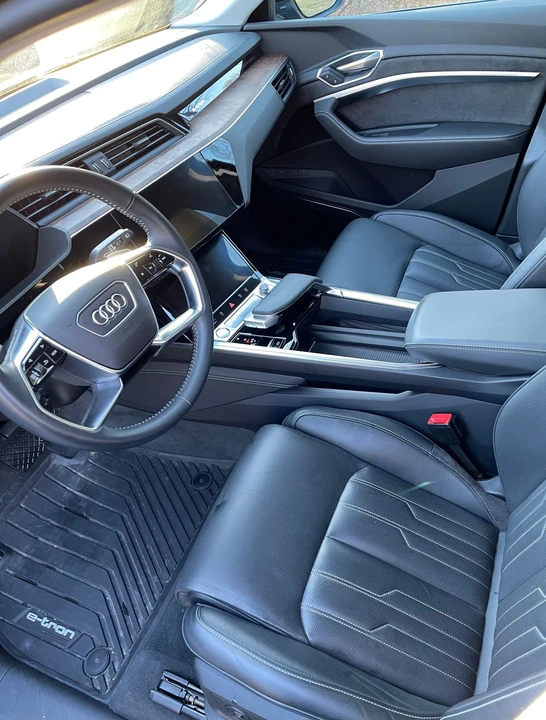 2019 Audi e-tron - Image 5 of 8