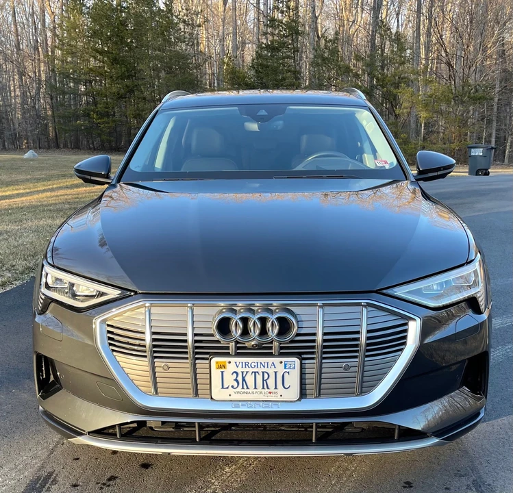 2019 Audi e-tron - Image 2 of 8