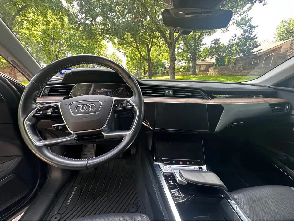 2019 Audi e-tron - Image 6 of 10