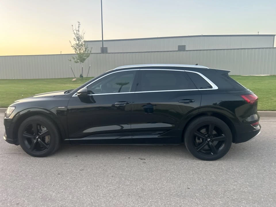 2019 Audi e-tron - Image 5 of 18
