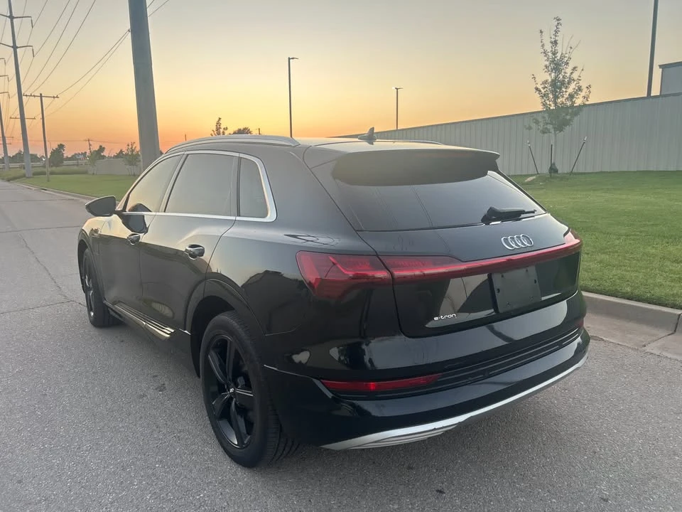 2019 Audi e-tron - Image 4 of 18