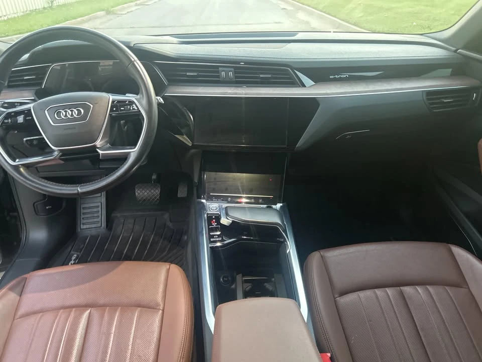 2019 Audi e-tron - Image 12 of 18