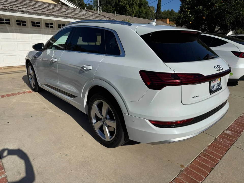 2019 Audi e-tron - Image 2 of 10