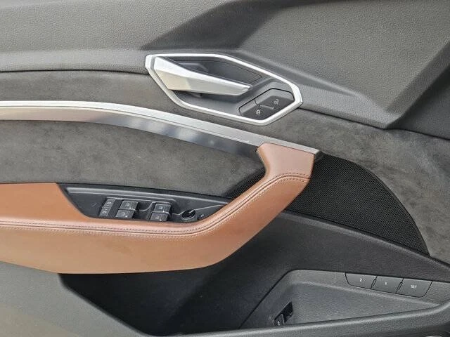 2019 Audi e-tron - Image 13 of 16