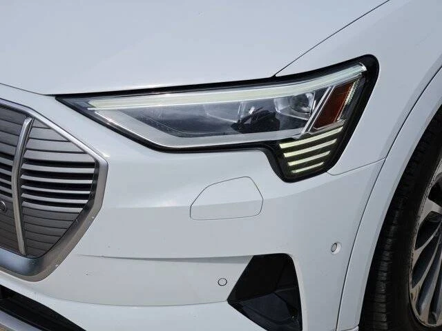 2019 Audi e-tron - Image 5 of 16