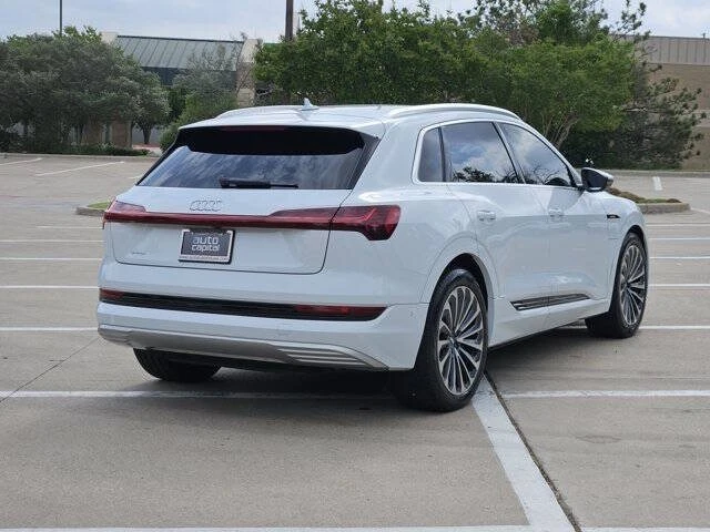 2019 Audi e-tron - Image 8 of 16