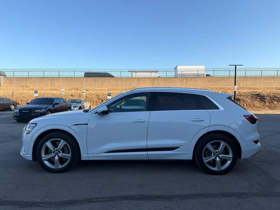 2019 Audi e-tron - Image 17 of 20