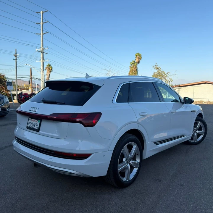 2019 Audi e-tron - Image 4 of 20