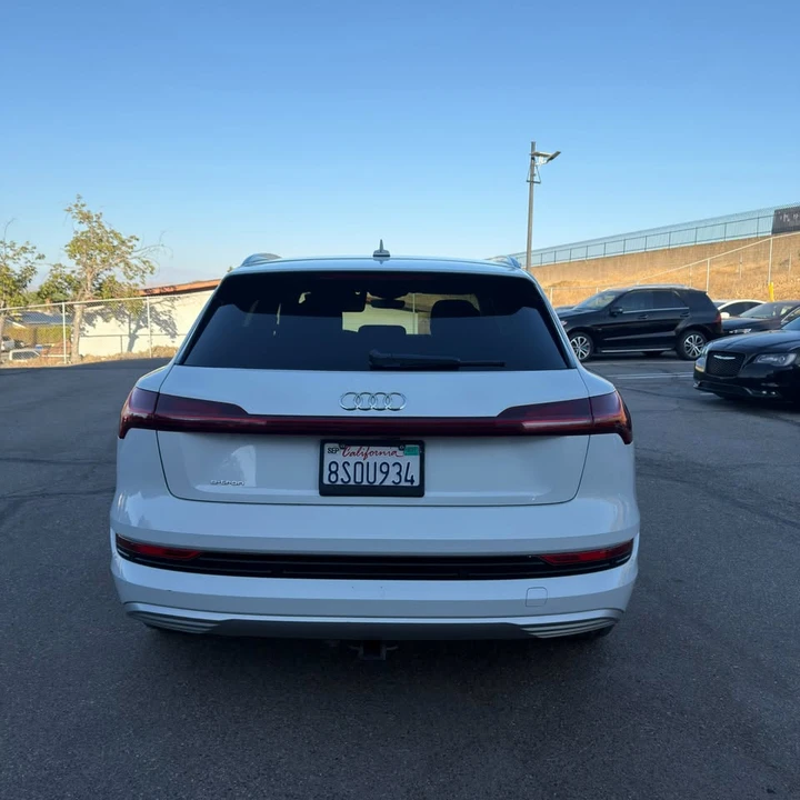 2019 Audi e-tron - Image 5 of 20