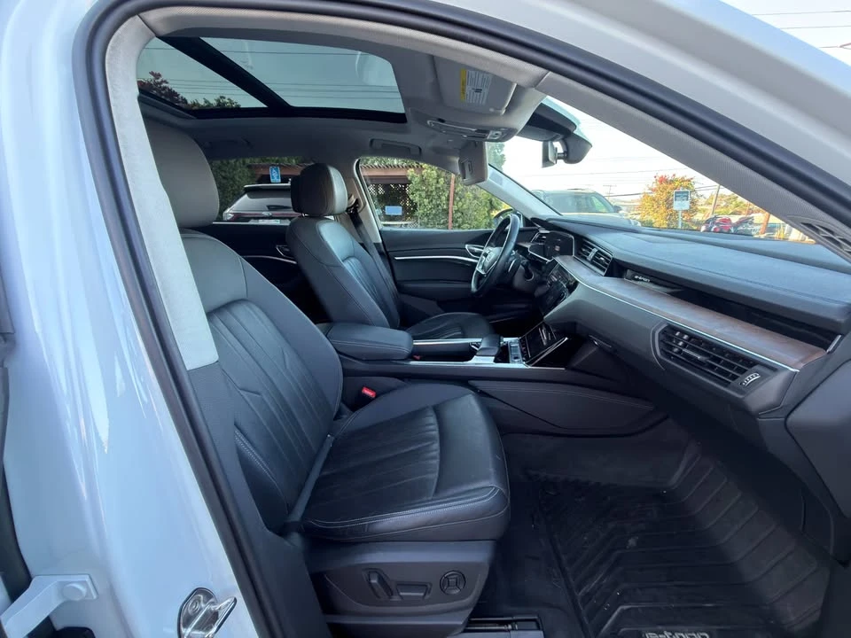 2019 Audi e-tron - Image 18 of 20
