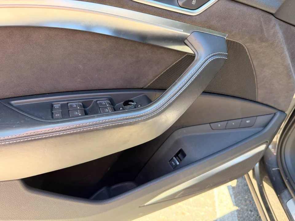 2019 Audi e-tron - Image 11 of 24