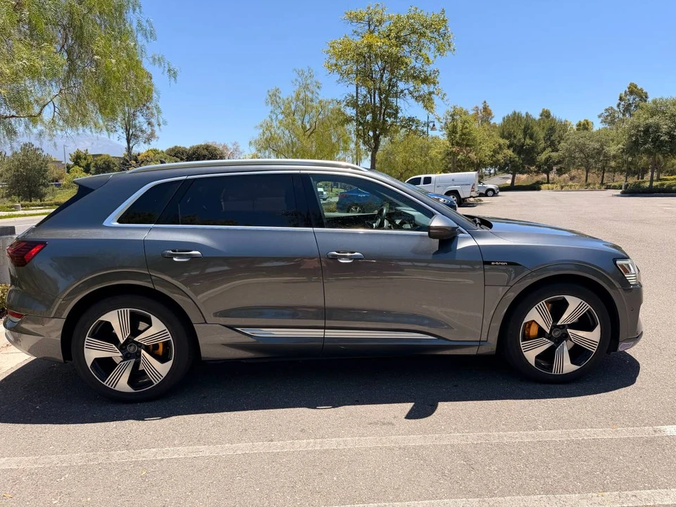 2019 Audi e-tron - Image 8 of 24
