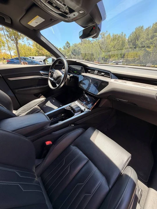 2019 Audi e-tron - Image 13 of 24
