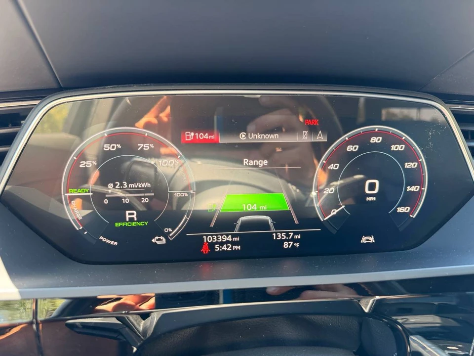 2019 Audi e-tron - Image 18 of 24
