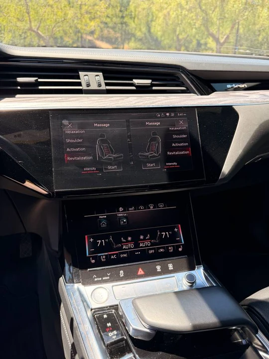 2019 Audi e-tron - Image 16 of 24