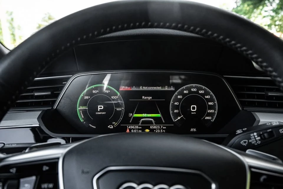 2019 Audi e-tron - Image 11 of 20