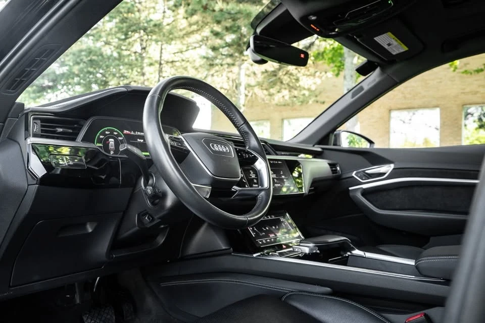 2019 Audi e-tron - Image 16 of 20