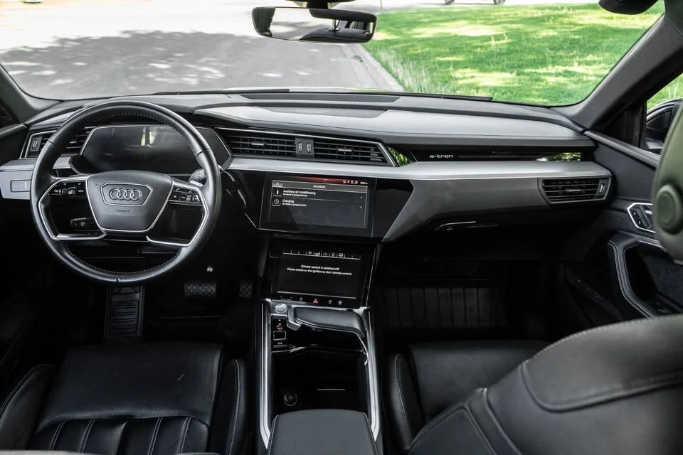 2019 Audi e-tron - Image 7 of 20