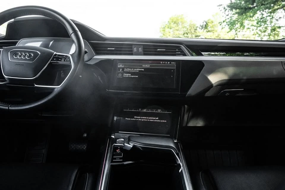 2019 Audi e-tron - Image 8 of 20