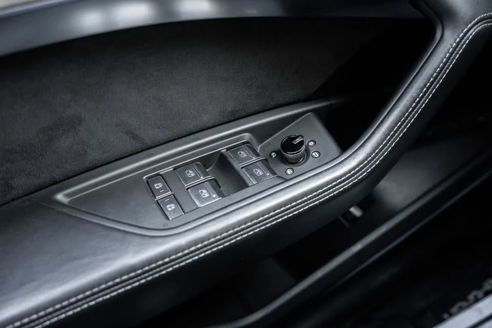 2019 Audi e-tron - Image 14 of 20